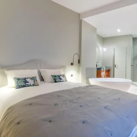 Apartment Marais - Magnificent 3br/bth Decorated With Taste